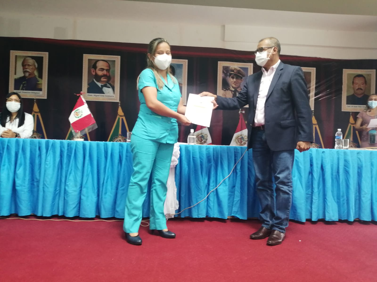 Gobierno Regional reconoce a profesionales de enfermería y obstetricia del área Covid-19 del hospital JAMO