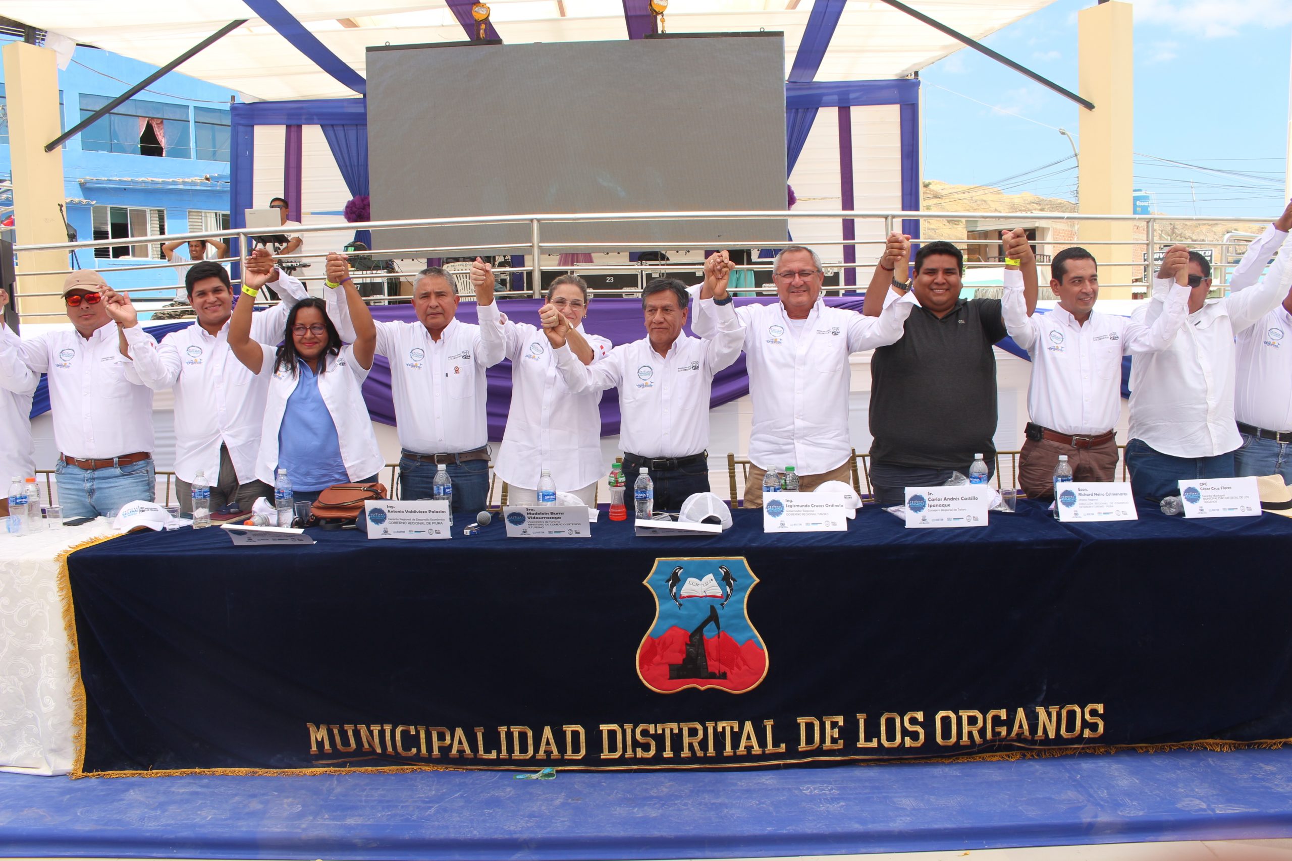 GORE TUMBES IMPULSA EL TURISMO CON EL FESTIVAL DE BALLENAS JOROBADAS