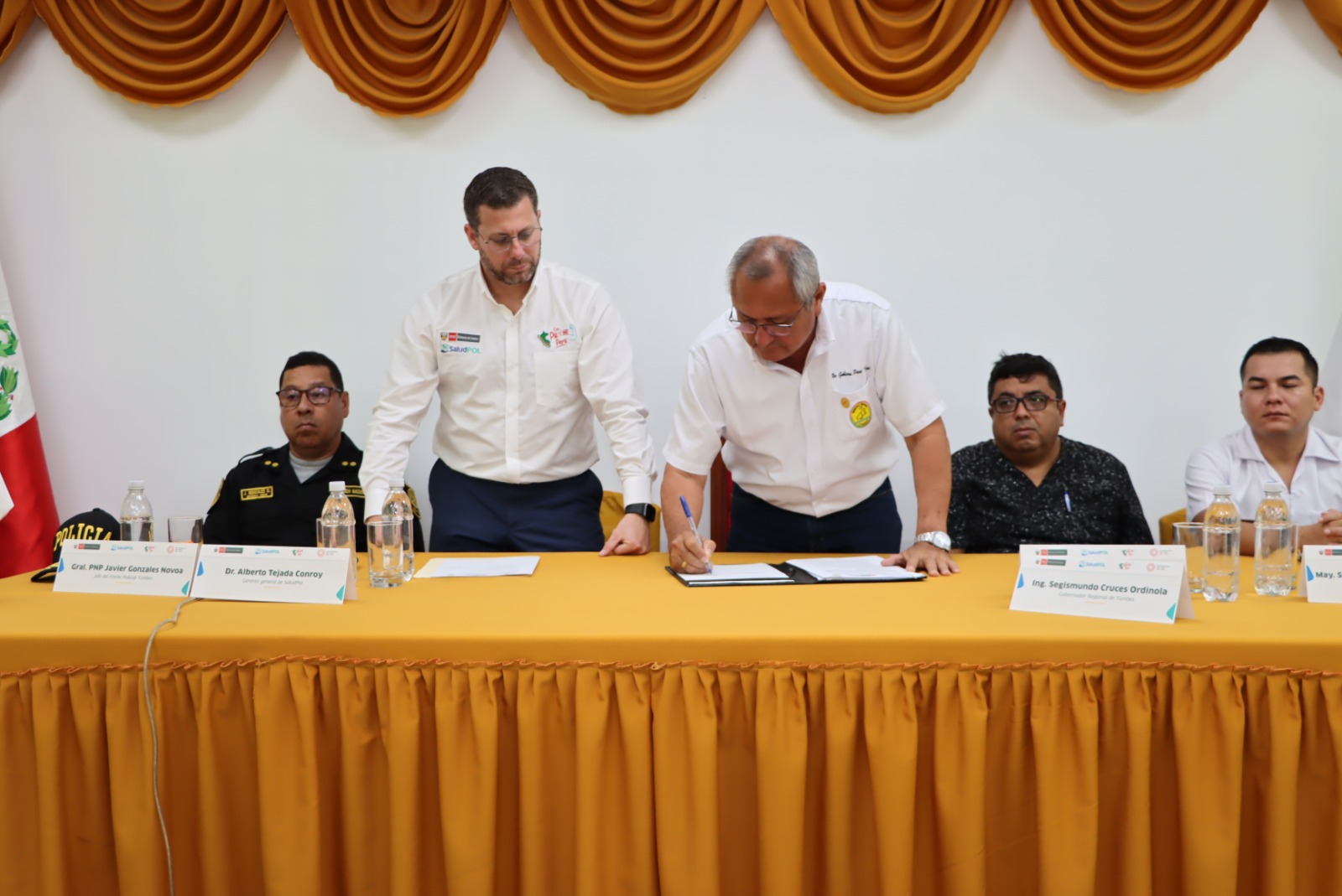 GOBIERNO REGIONAL TUMBES FIRMA CONVENIO CON EL FONDO DE ASEGURAMIENTO EN SALUD DE LA POLICÍA NACIONAL DEL PERÚ